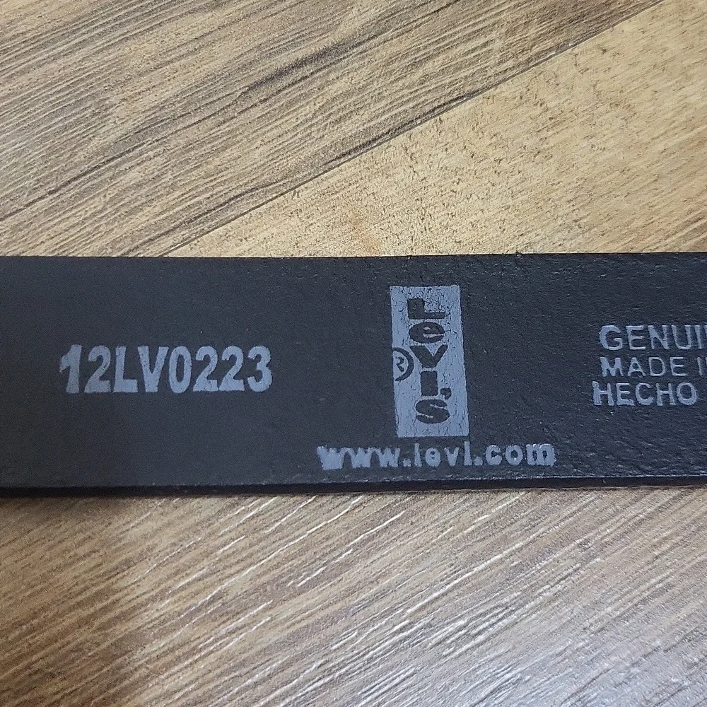 LEVI'S Black Leather Boys Belt - S 22-24
